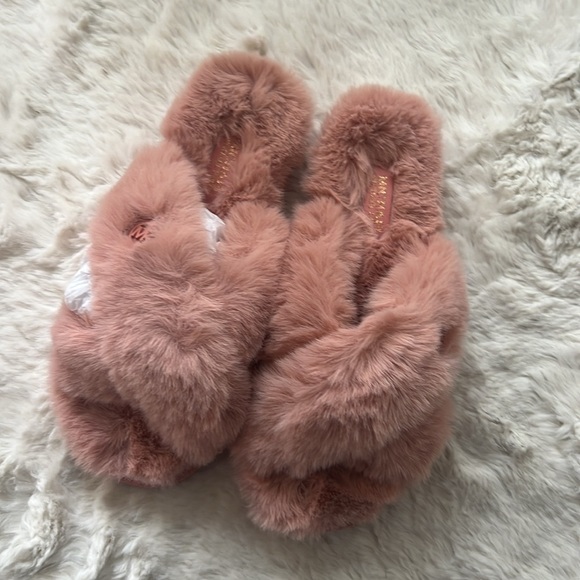 Michael Kors Lala Fuzzy Slippers - Picture 3 of 4